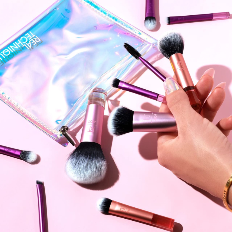 Lý Do Nên Chọn Cọ Mini RT Real Techniques Khi Đi Du Lịch – Nhỏ Gọn, Tiện Dụng, Makeup Chuẩn Studio Dù Ở Bất Cứ Đâu